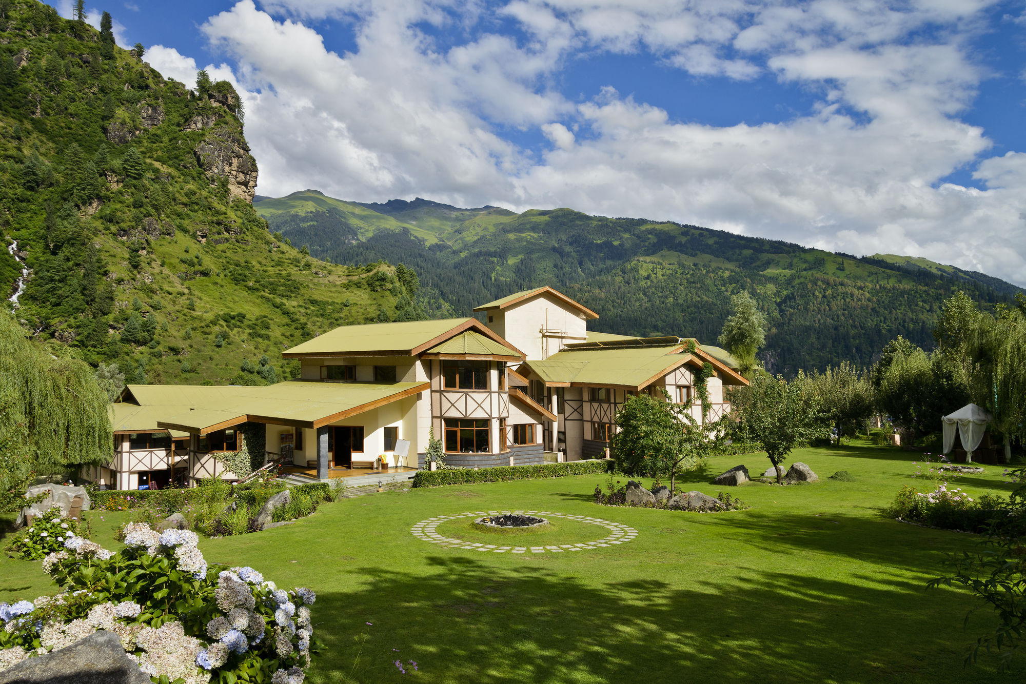Solang Valley Resort Palchān Exterior foto